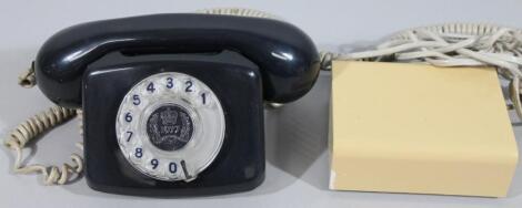 A silver Jubilee 1977 telephone