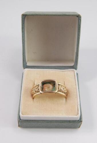 A Victorian hair locket mourning ring
