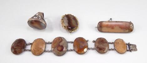 A Victorian Scottish agate brooch