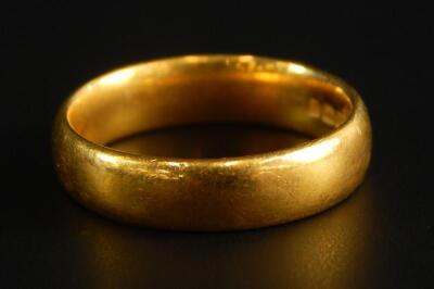 A 22ct gold wedding band