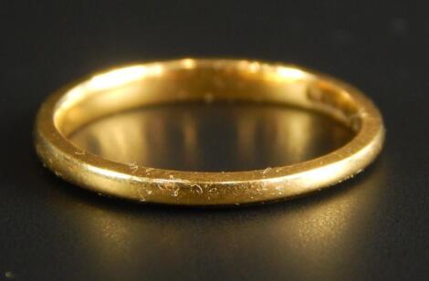 A 22ct gold wedding band