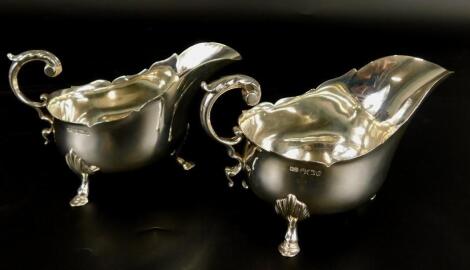 A pair of late Victorian silver sauce boats