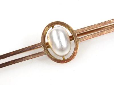 A natural pearl bar brooch - 2