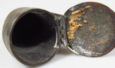 An early 19thC Scottish ram's horn snuff mull - 2