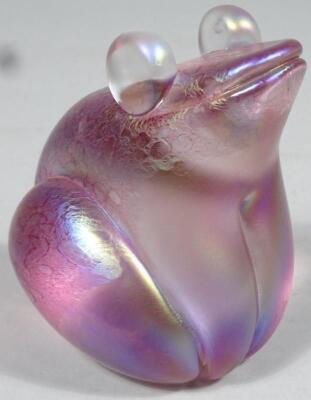 A John Ditchfield Glasform frog figure