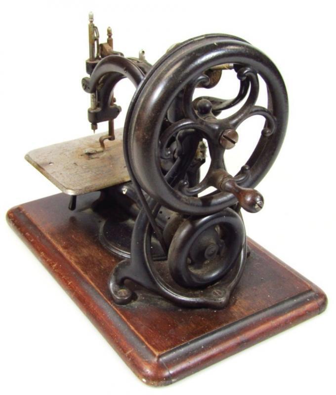 An early 20thC A Willcox & Gibbs Mach Co New York patented sewing machine
