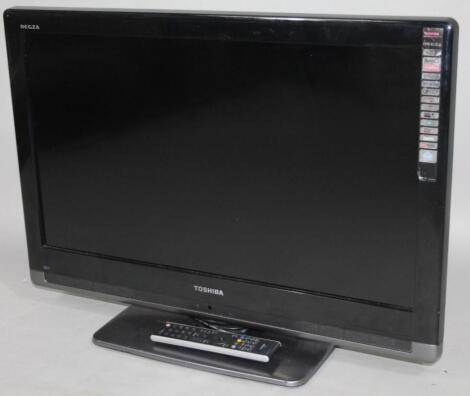 A Toshiba Regza 32' colour tv