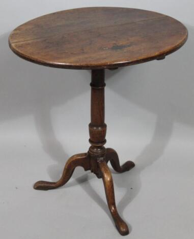 An 18thC oak snap top table