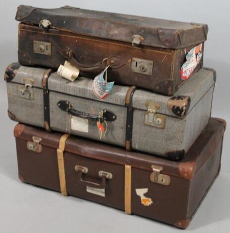 An early 20thC brown leather travel case