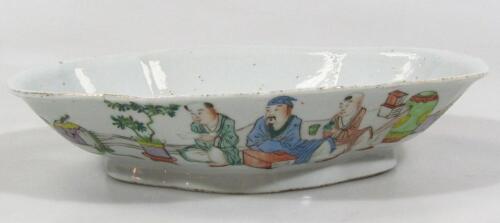 A 19thC Chinese porcelain dish