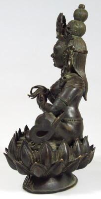 A Sino-Tibetan bronze figure of a deity - 2