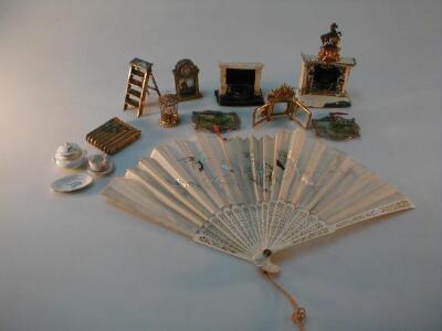 Early 20thC dolls house furniture etc