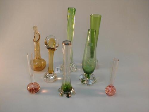 A collection of 1960's bubble bottom bud vases plus older examples (8)