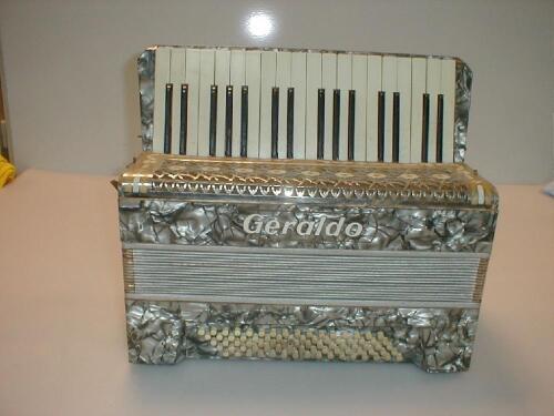A Jeraldo piano accordian