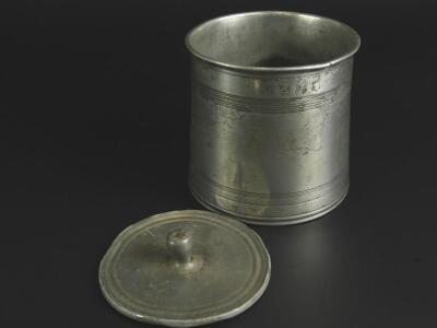 An early 19thC circular pewter tobacco box and cover - 2