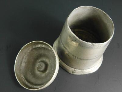 A late 17thC cylindrical pewter spice pot - 3