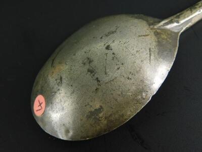 A 16thC pewter slip top spoon - 3