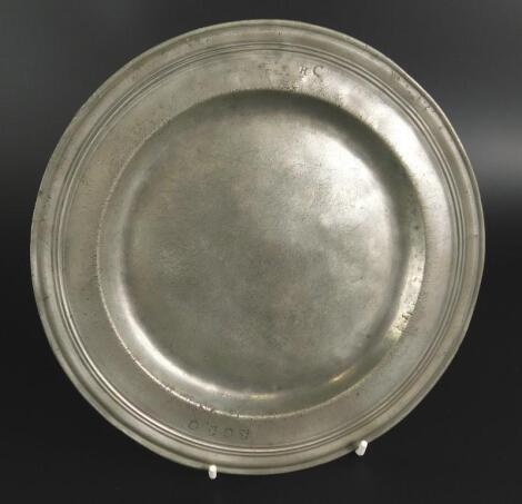 A late 17thC triple reed pewter plate