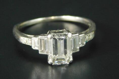 A graduated diamond dress ring