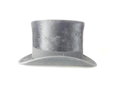 A gentleman's top hat - 2