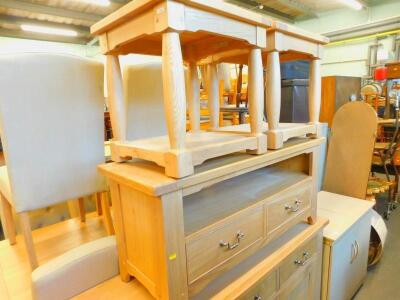 Four items of Wills & Gambier light oak furniture