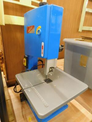 A Silverline electric band saw - 2