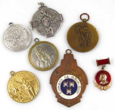 Various medallions - 7