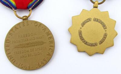 Various American medals - 13