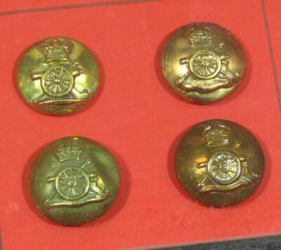 Various Royal Artillery and other embroidered and metal cap badges - 10