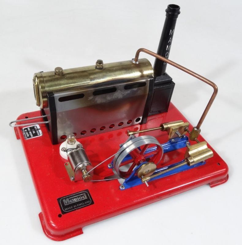 A boxed Mamod SP5 SP5D steam engine