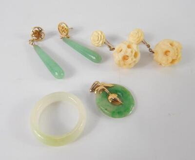 A Chinese jade bi disc pendant