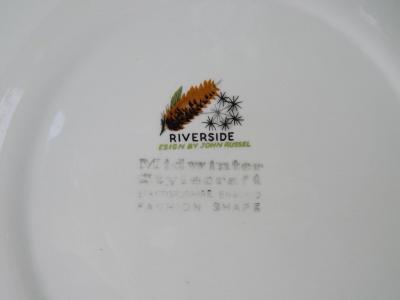 A Midwinter pottery part dinner service decorated in the Riverside pattern - 2