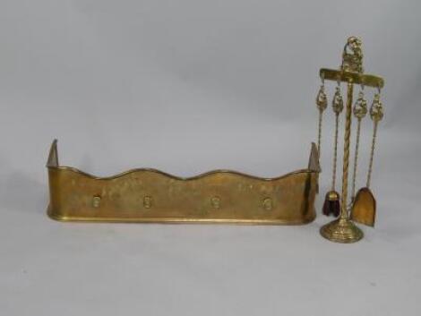 A late 19th/early 20thC brass fender