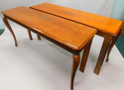 A pair of 19thC mahogany side or serving tables