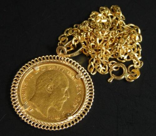 An Edward VII full gold sovereign pendant