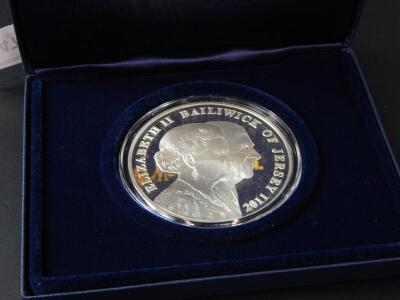 A 2011 Royal Birthdays silver proof coin - 3