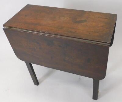 An early 19thC mahogany Pembroke table