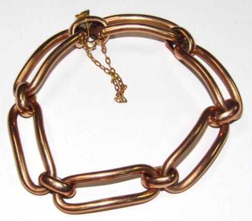 A heavy link bracelet