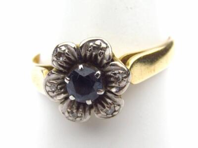 A ladies floral set dress ring - 4