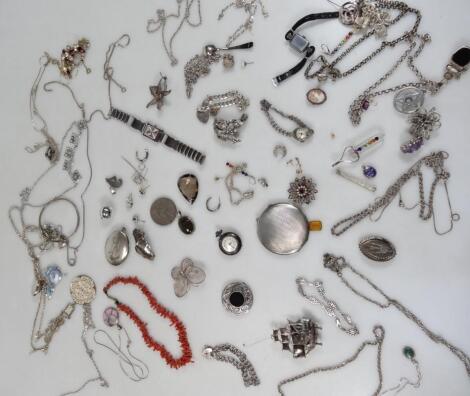 A quantity of silver and costume jewellery