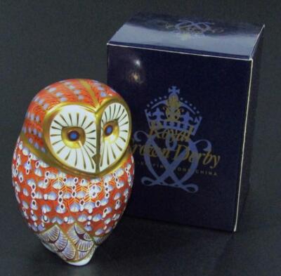 A Royal Crown Derby owl paperweight ornament - 4