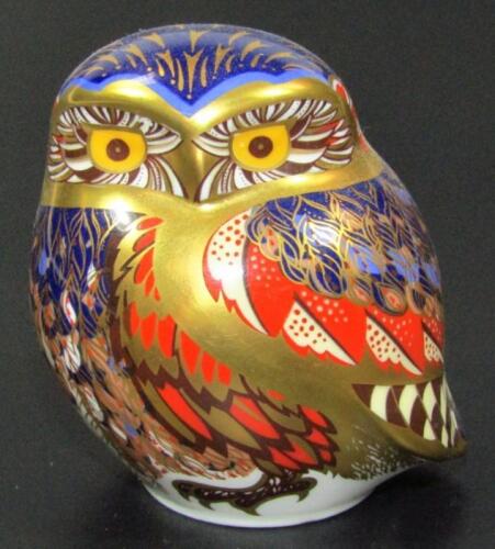 A Royal Crown Derby owl paperweight ornament