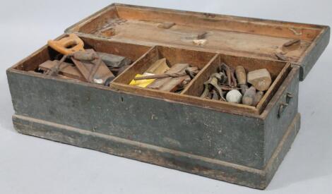 A 19thC pine tool chest