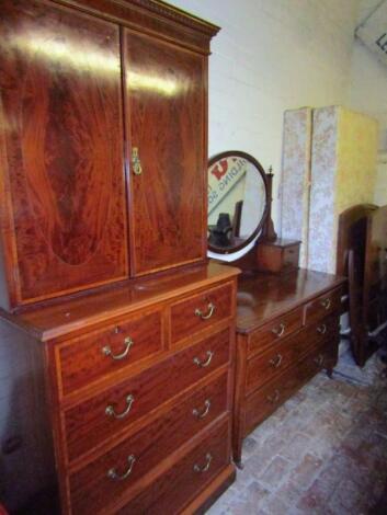 An Edwardian mahogany bedroom suite