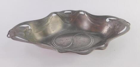 An Orovit early 20thC Art Nouveau pewter dish