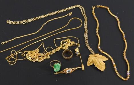 A quantity of gold and other jewellery