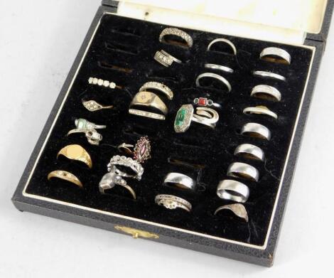 A quantity of silver and other dress rings