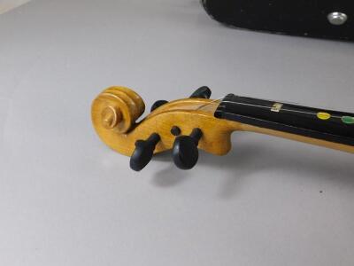 A Chinese Lark violin - 3