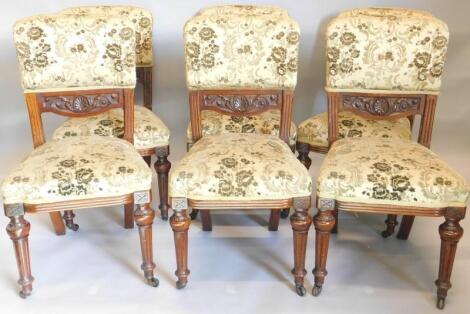 A 19thC mahogany and satinwood crossbanded extending dining table