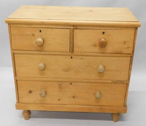 A Victorian pine chest of two short and two long drawers